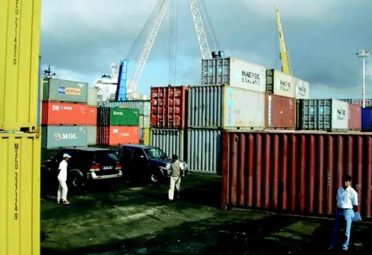 Toamasina: priority to equipping container handling area