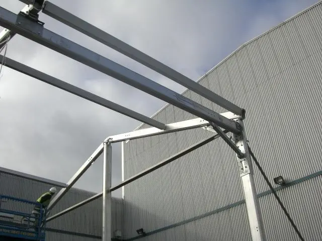 Temporary_structure_frame_of_roof.JPG
