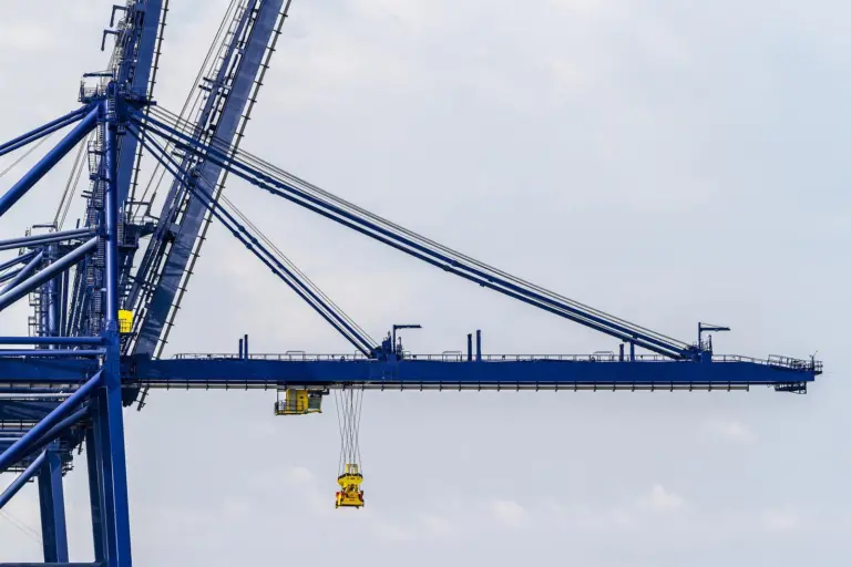 An open system for crane data transfer would put everyone on the same starting base. Credit: Shemsu Hor