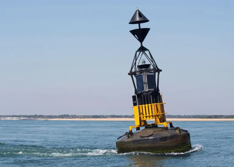 tidal ports beckoning in ships along their fairway sometimes have their fingers crossed