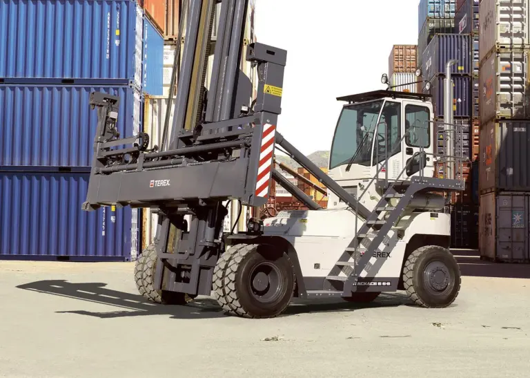 Greater efficiency: The new lift trucks have a lifting speed almost 30% higher than their predecessors, but they consume less fuel