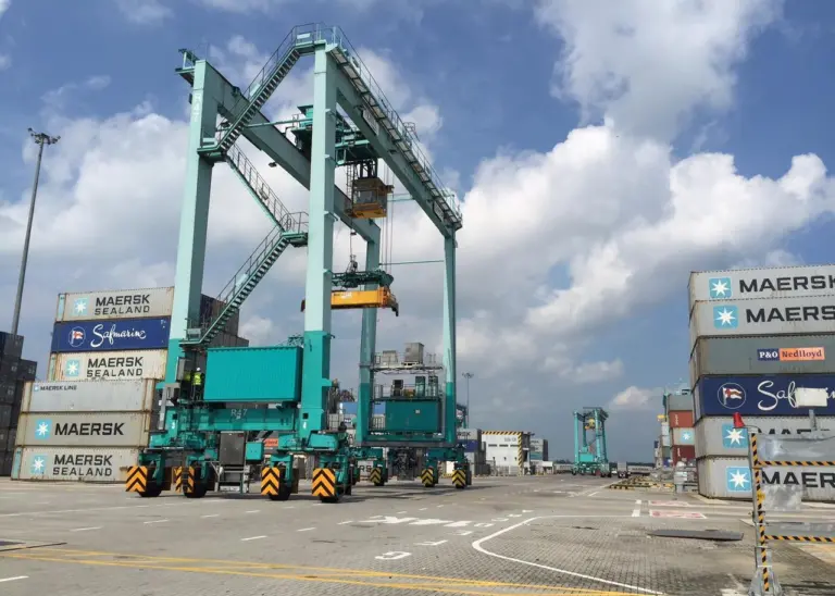 The E-RTG 2.0 uses new lithium-ion battery technology and optimised charging technology, ensuring that the diesel generator and tank will no longer be needed in future