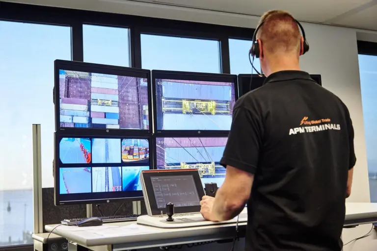 On site: the distance for remote operation of cranes is constrained for now