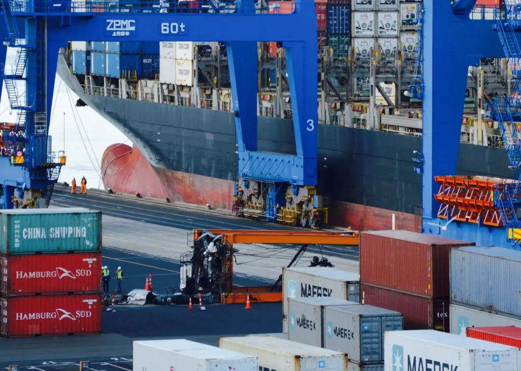Toppled port equipment