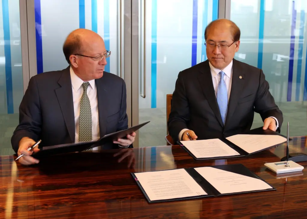The MoU was signed by Kitack Lim, IMO Secretary-General Phil Bennett, First Vice President of the EBRD