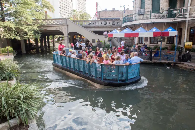 The city of San Antonio in Texas put into service a fleet of 43 electric passenger boats for its iconic River Walk downtown canal system