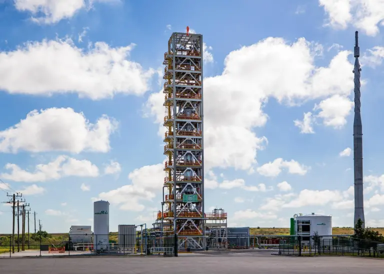 Air Products' state-of-the-art liquefied natural gas (LNG) equipment test facility at Port Manatee in Florida Photo: Air Products