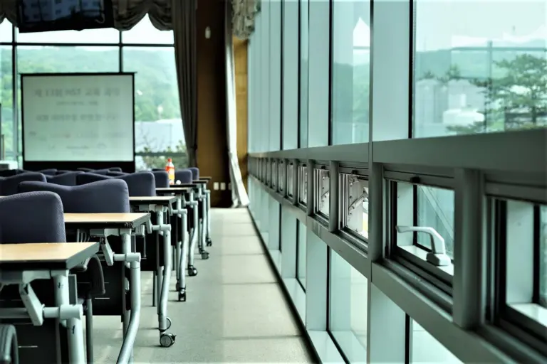 Specially prepared courses can build knowledge and pool resources. Credit: Pixabay Fudowakira, CC0