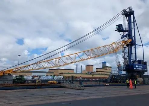 hybrid Liebherr harbour crane