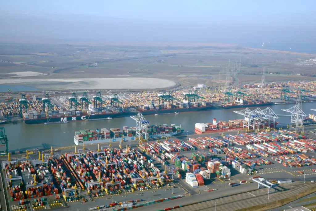 00_105685_Port-of-Antwerp