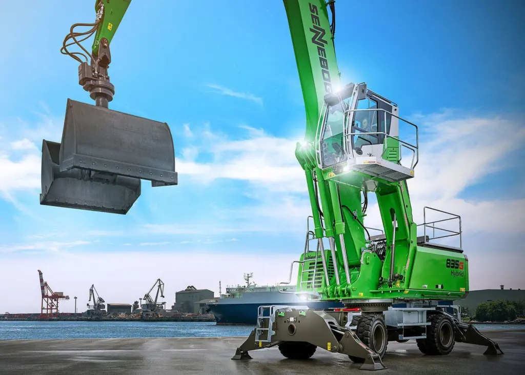 835 G hybrid material handler