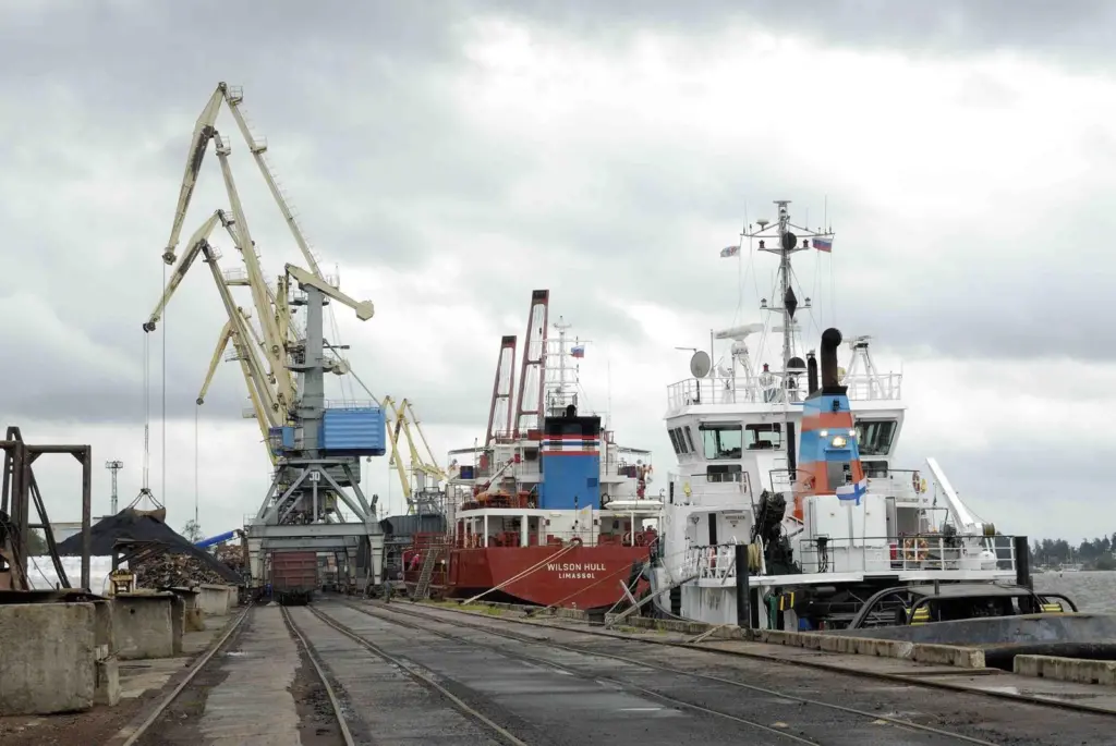 00_95048_Vyborg_Port2C_St_Petersburg_71921