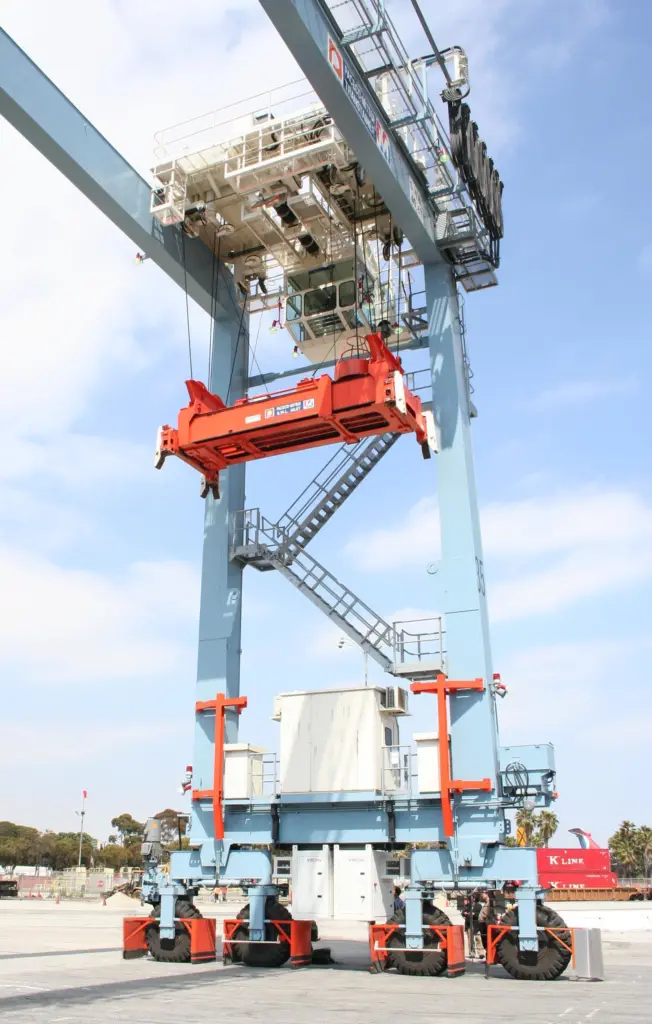 00_95641_News_p15_-_Vycon_Crane