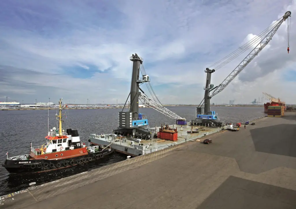 00_94896_Westerlands_new_cranes_travelled_102hrs_to_Antwerp