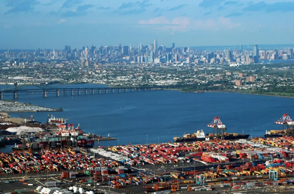 Port Strategy: when funds sold out of New York/New Jersey, the issue of exit penalties came to the fore