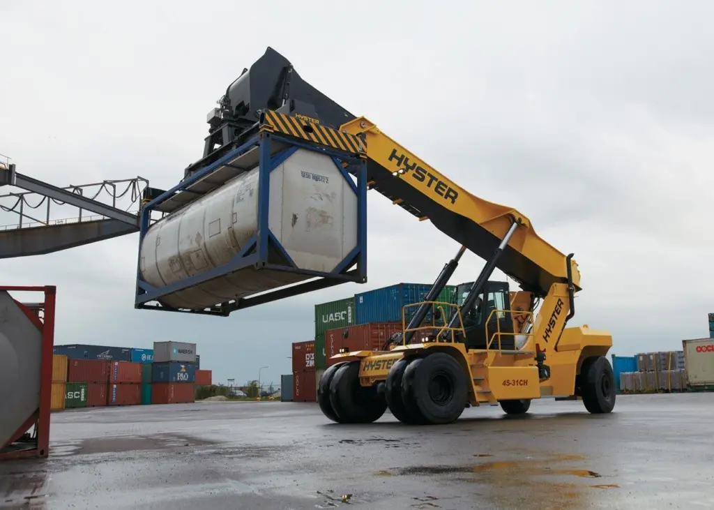 Larger models in the Hyster Big Truck range can choose either “fuel efficiency” or “high performance” modes