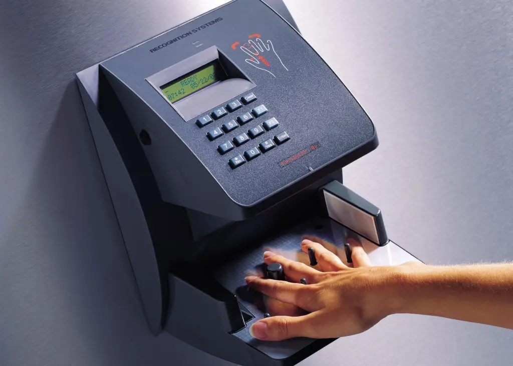 Dirt and dust shouldn't affect the proper functioning of biometric equipment
