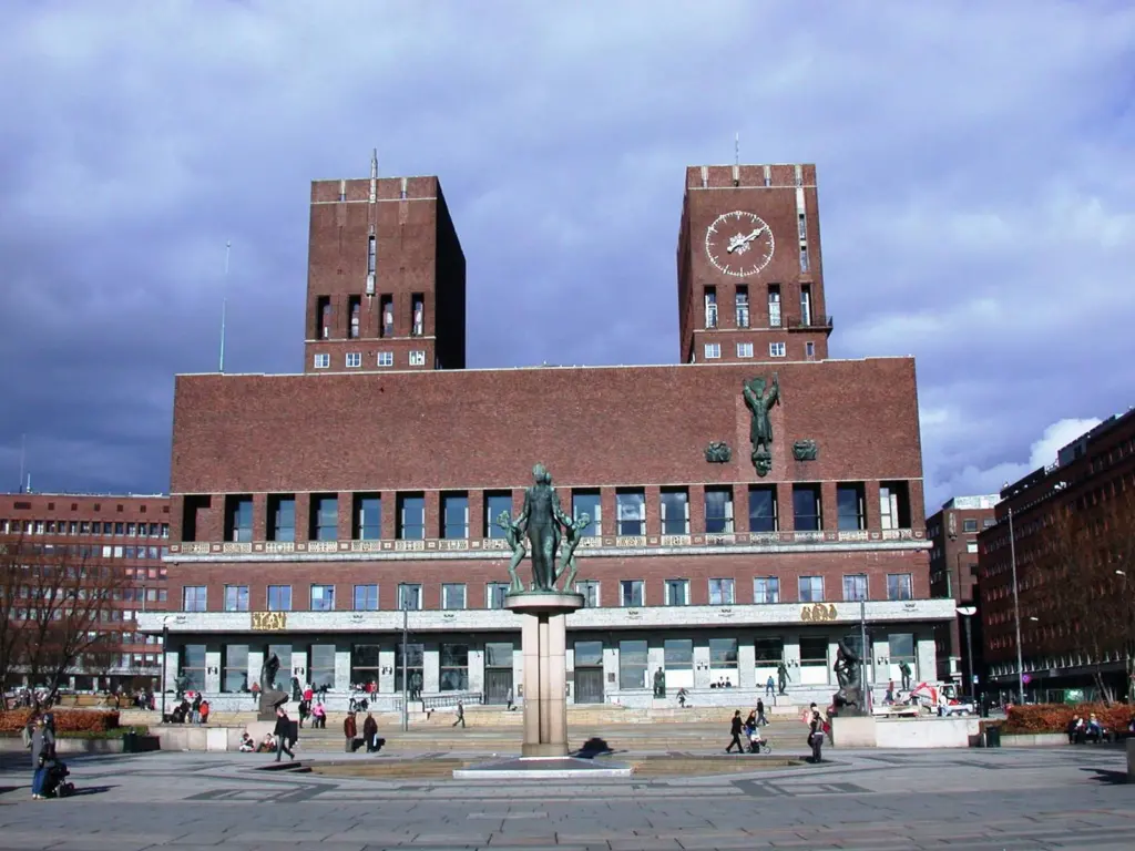 00_99025_Town_hall_Oslo_Norway