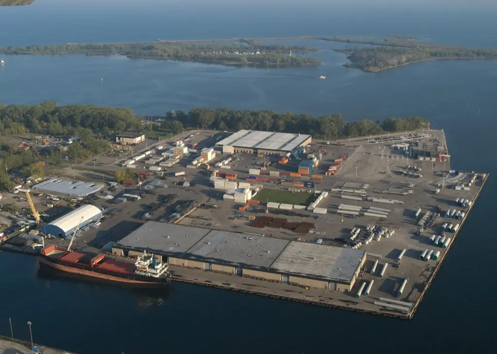 Toronto celebrated a 23% increase in sugar and a 12% increase in cement volumes in 2012