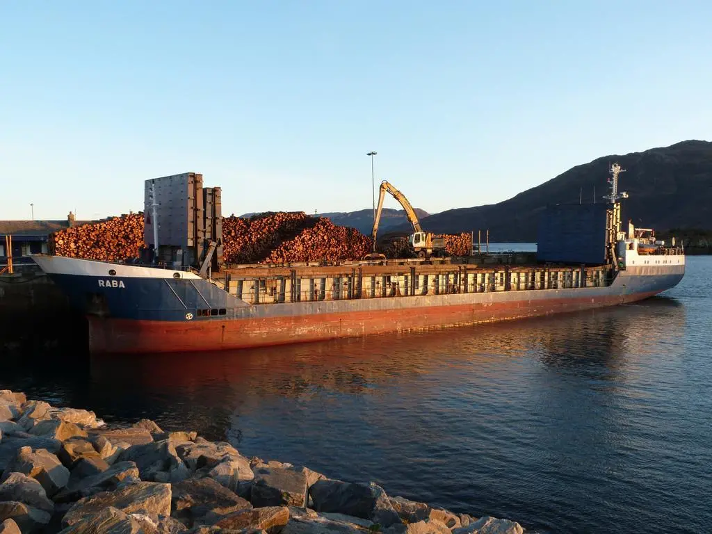 Protective skin: anti-corrosion coatings are specified at tender for Liebherr units.Credit: Màrtainn MacDhòmhnaill