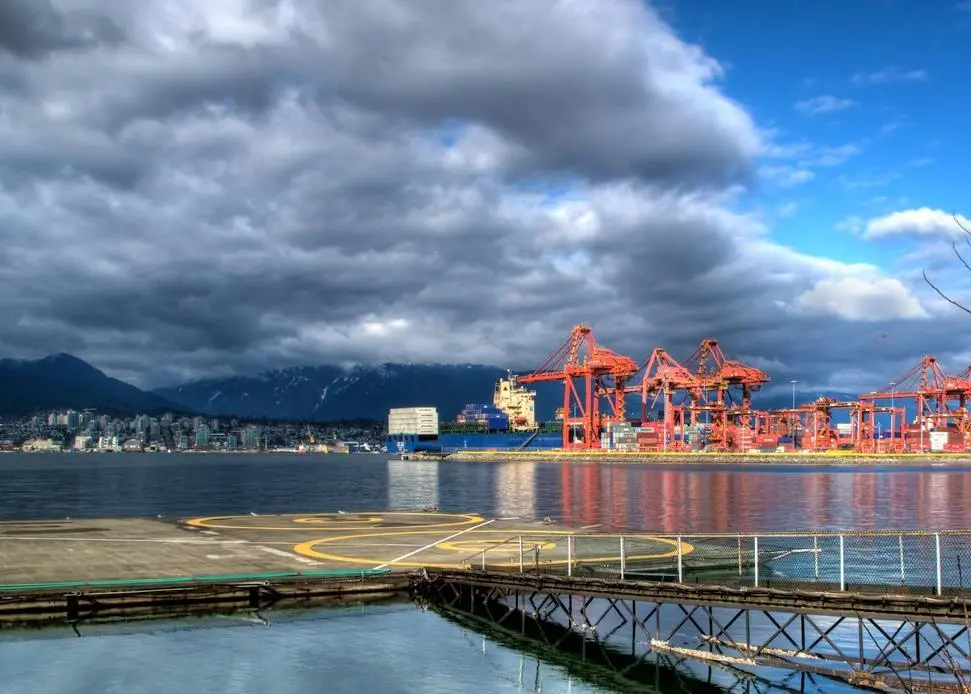 Risk taker: someone needs to be responsible for crane lockdowns when the weather turns. Credit: Evan Leeson