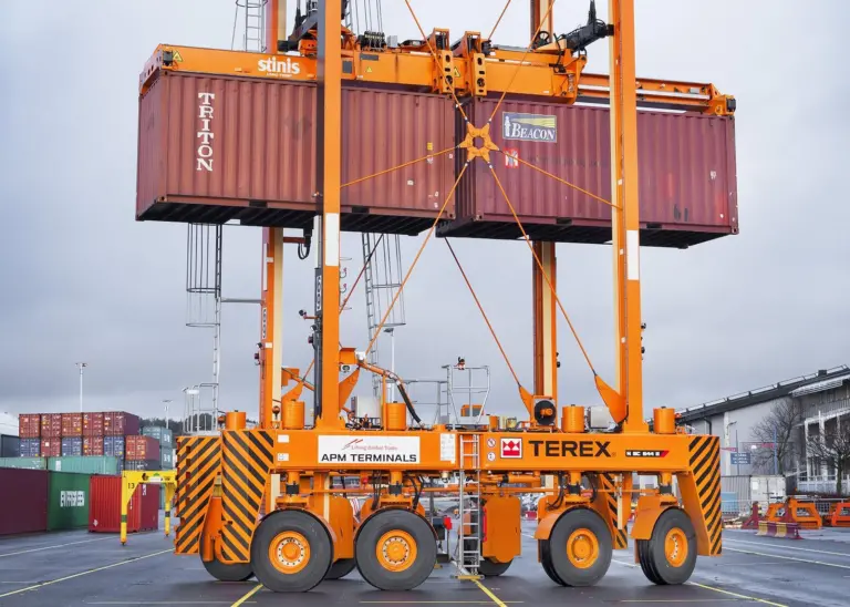 Gothenburg’s new straddle carriers can reduce particulate emissions and CO2 emissions by over 90%