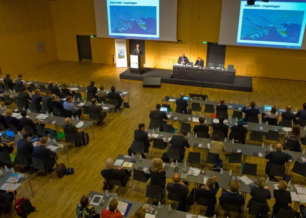 00_100292_Conference-room-2015