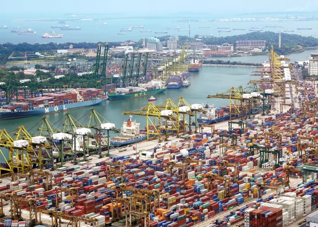 Cargo throughput at key world ports saw a year-on-year increase of 6.8% in Q2 2017