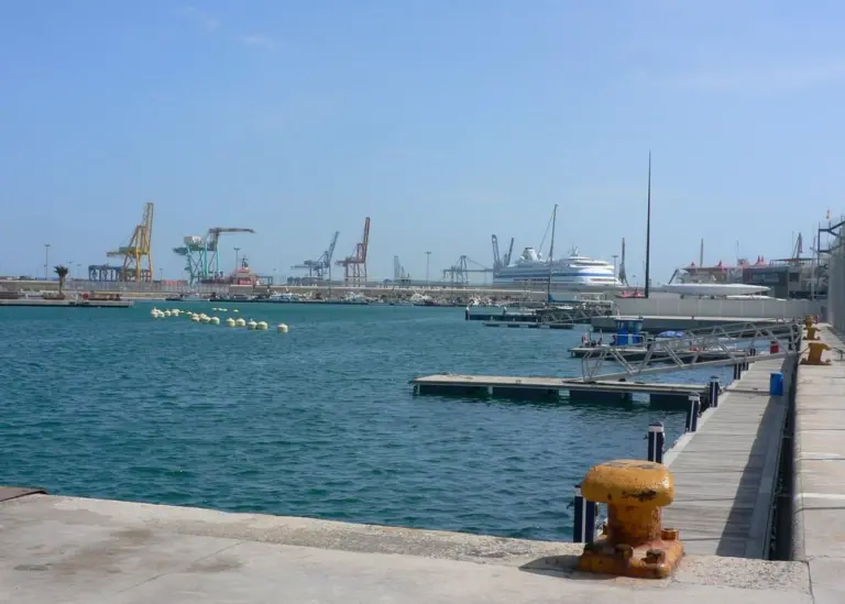 The tunnel, which will require the signing of a protocol with the Valencia autonomous government, will provide access from the proposed northward expansion of the port in the city of Valencia to the harbour at Sagunto Photo: Heather Cowper/flick...
