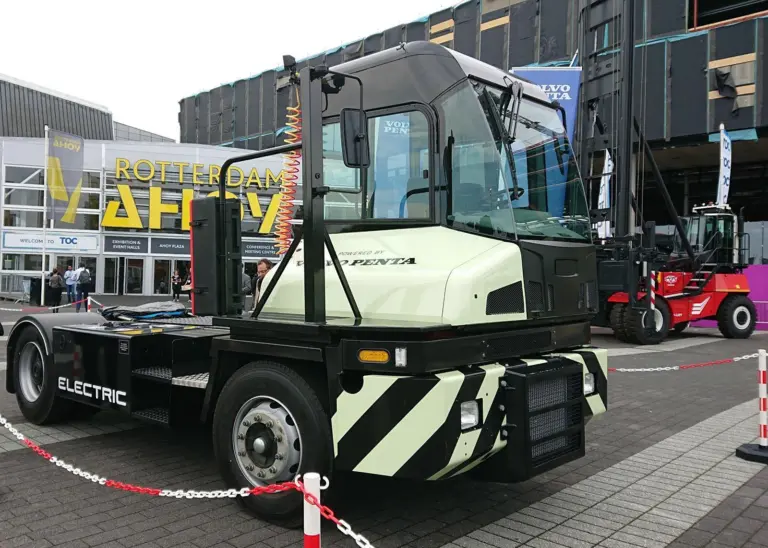 Kalmar terminal tractor featuring Volvo Penta electric driveline