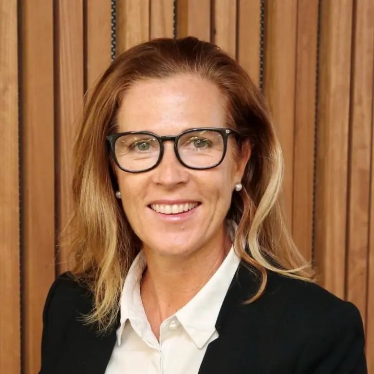Fiona Robinson