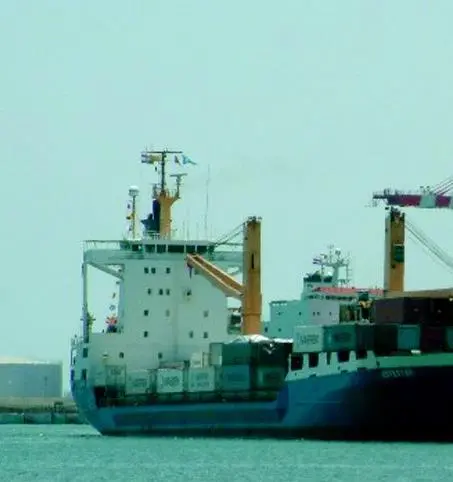 Maersk feeder passing ACT: The government is seeking a new operator