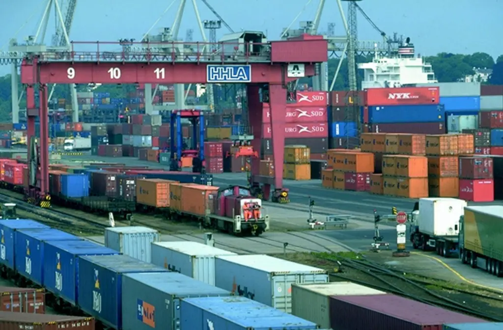 Hamburg: bursting at the seams