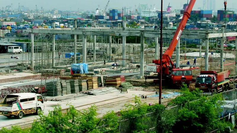MICTs new gate system under construction: each container will pass through a radiation detecting portal