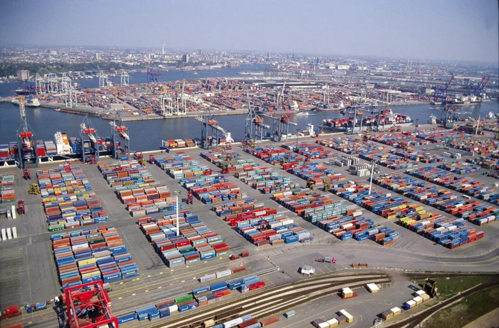 Port Strategy: Germany's HHLA eyes listing