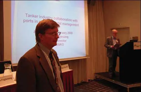 Paul Holthus moderating the Marine Environment session