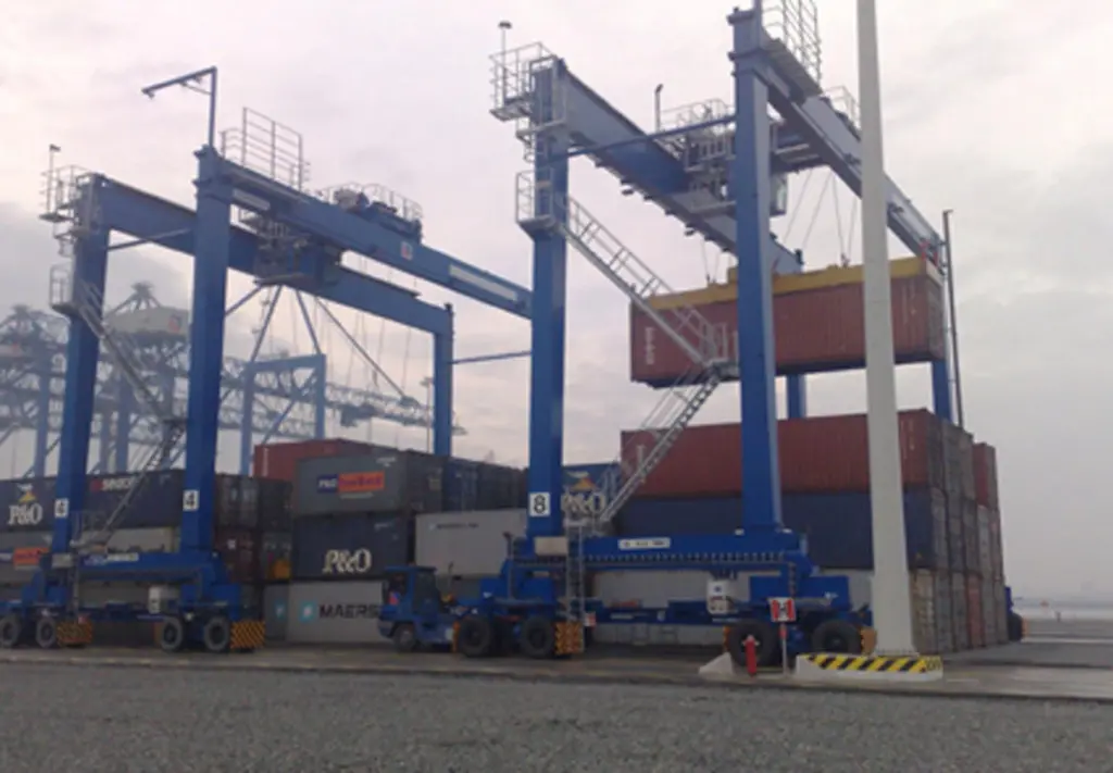 00_94979_RTGs_at_Gdansk