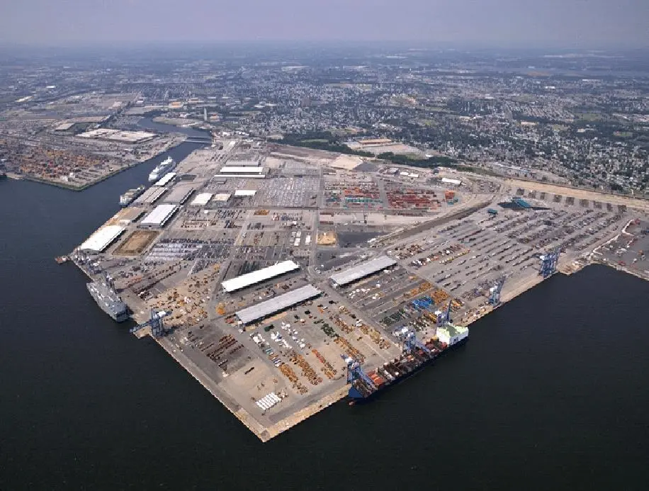 00_95352_baltimore_port