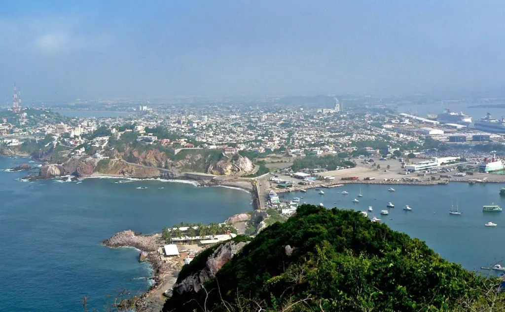 00_95284_Port_of_Mazatlan_pic