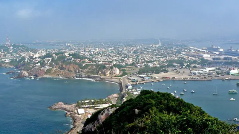00_95284_Port_of_Mazatlan_pic