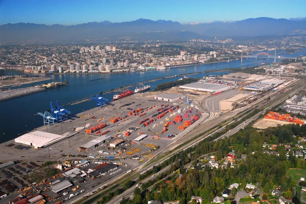 00_93483_Fraser_Surrey_docks