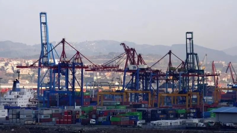 00_94827_Bilbao_port