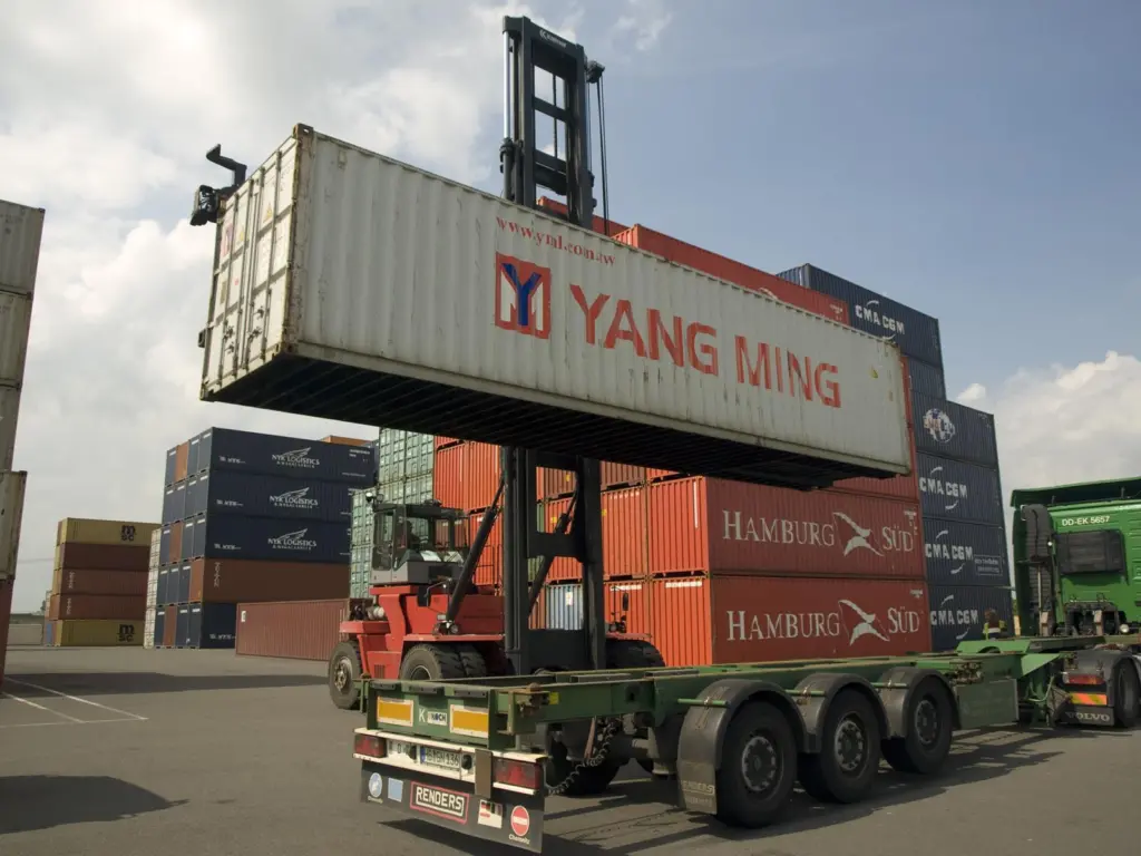 Port Strategy:DB Schenker saw increasing demand for container storage and repair at the beginning of 2009