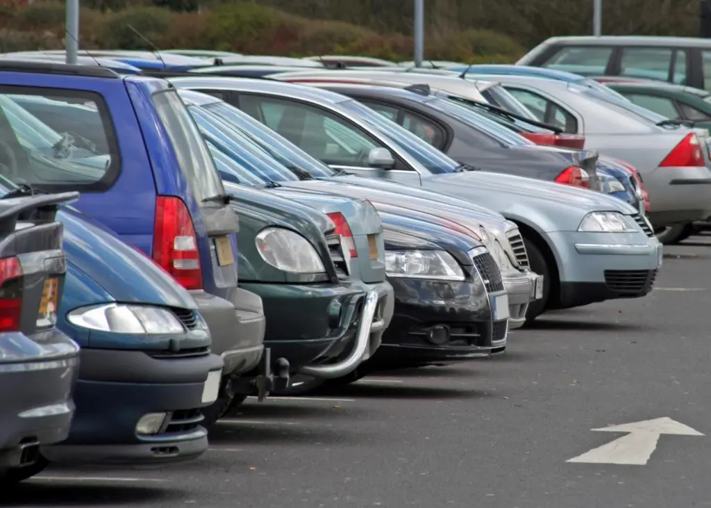 Antwerp are tackling the messy issue of illegal waste accompanying second hand car shipments