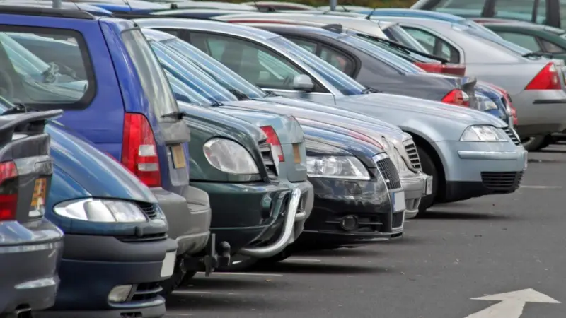 Antwerp are tackling the messy issue of illegal waste accompanying second hand car shipments