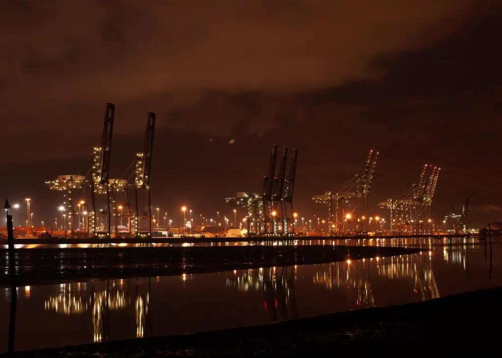 Southampton is looking to upgrade its 2001-installed VTS system to control traffic in its waters