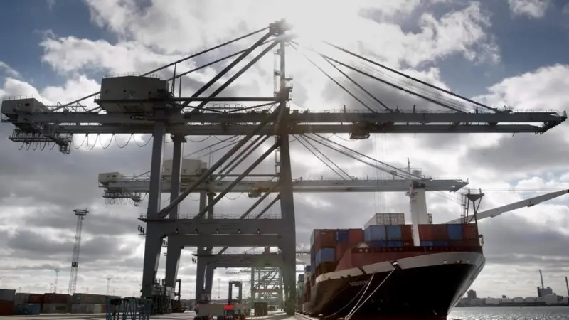 APM Aarhus, driving operations by wind