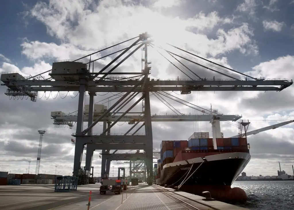 APM Aarhus, driving operations by wind