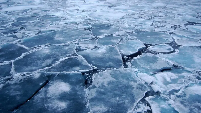 Arctic Ice melting 2012
