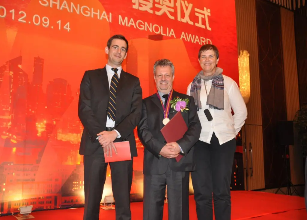 Jan Van der Broght receives Magnolia award. Photo: Antwerp Port Authority